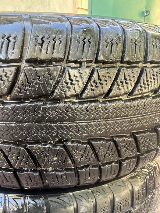 Покрышка 215/60/16