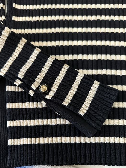 Свитер в полоску