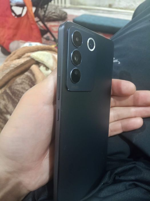 Продам vivo v27e