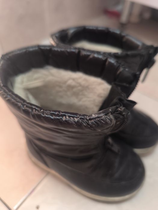 Продам детские сапожки