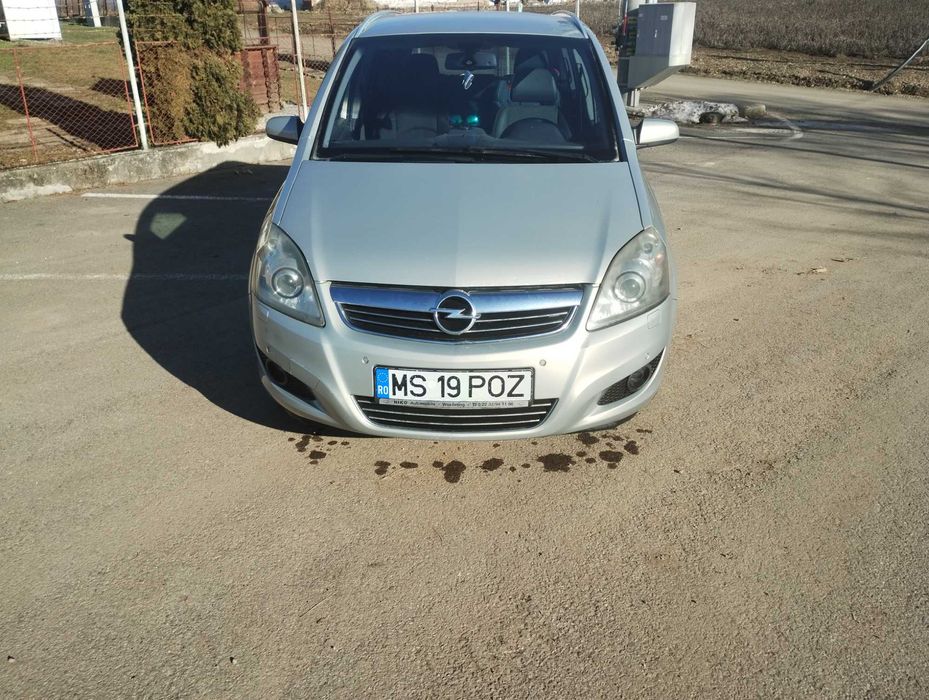 De vanzare opel Zafira motor1,9 Diesel 150 de cai full extra