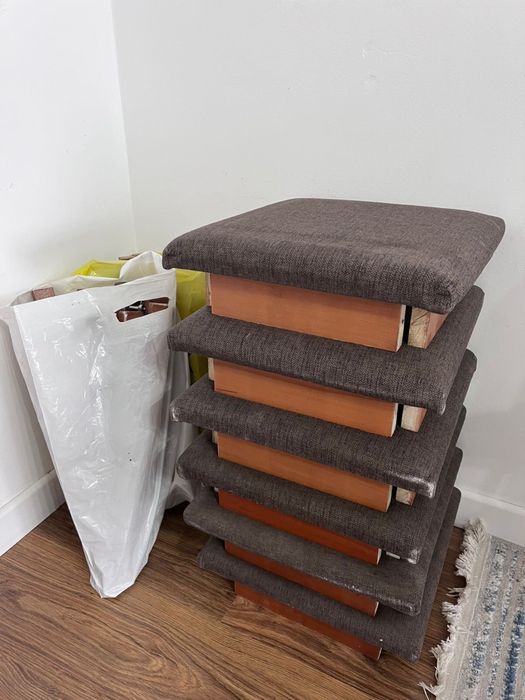 Деревянные табуретки