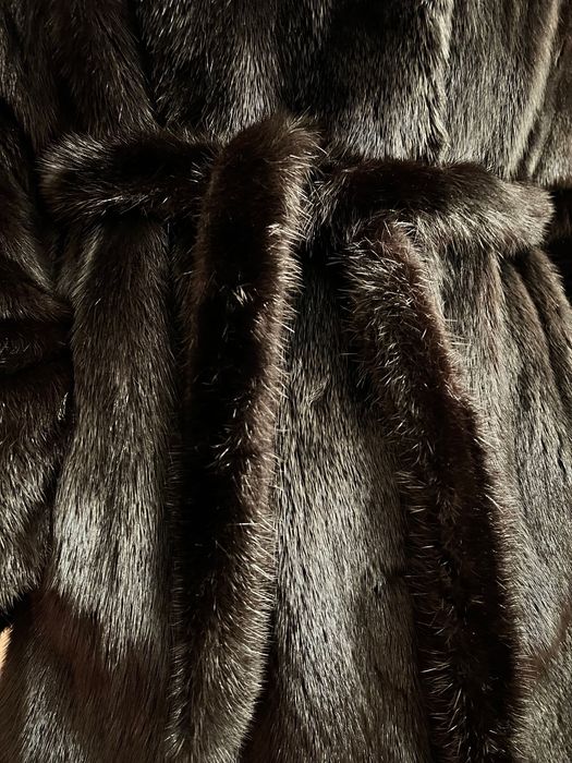 Продам женскую шубу