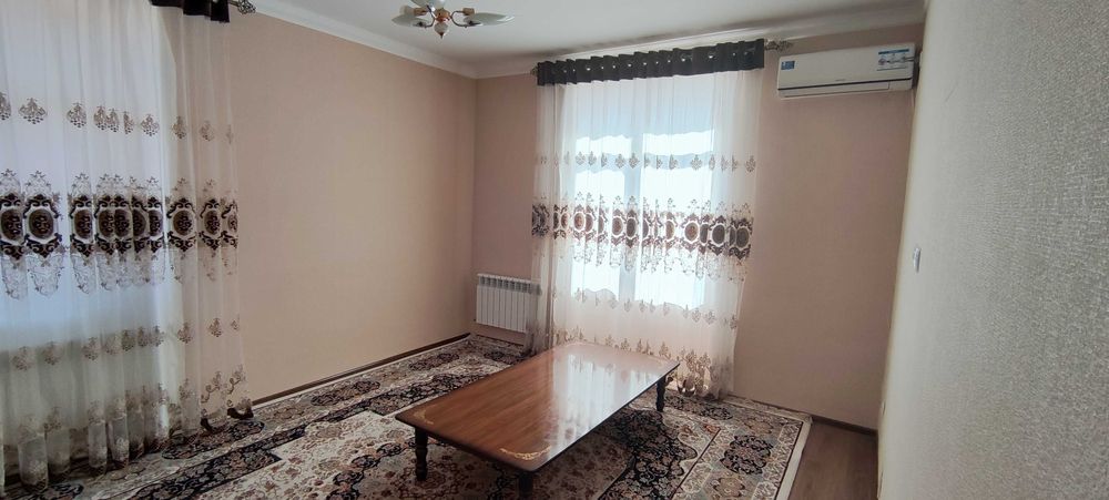 Продаётся 2-x комнатная квартира новостройка. Паркетский базар