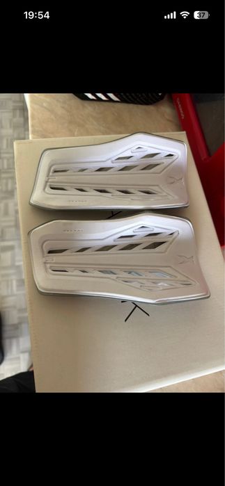 Aparatori de fotbal adidas am 4 perechi ca noi
