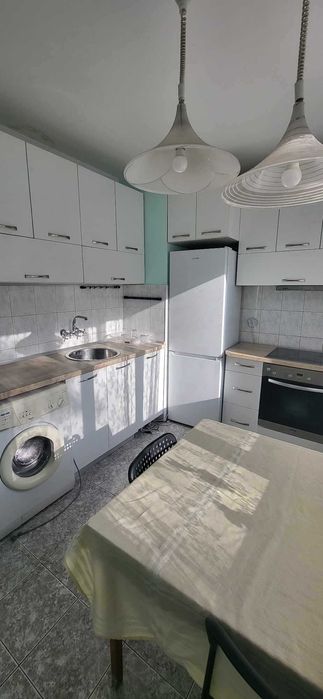 Двустаен имот в кв.Света Троица