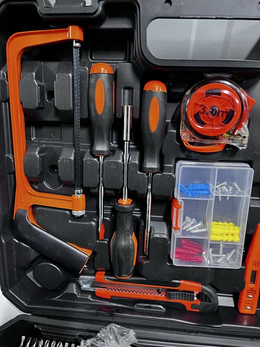 Новый шруповерт в кейсе