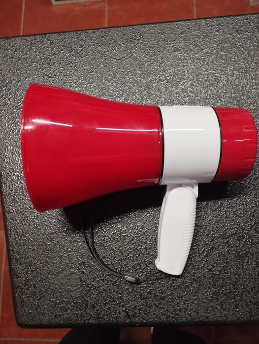 Громкоговоритель ,рупор ручной