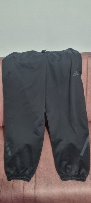 Pantaloni adidas