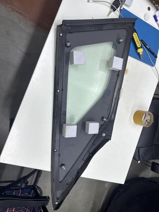 Задняя форточко changan CS5 plus