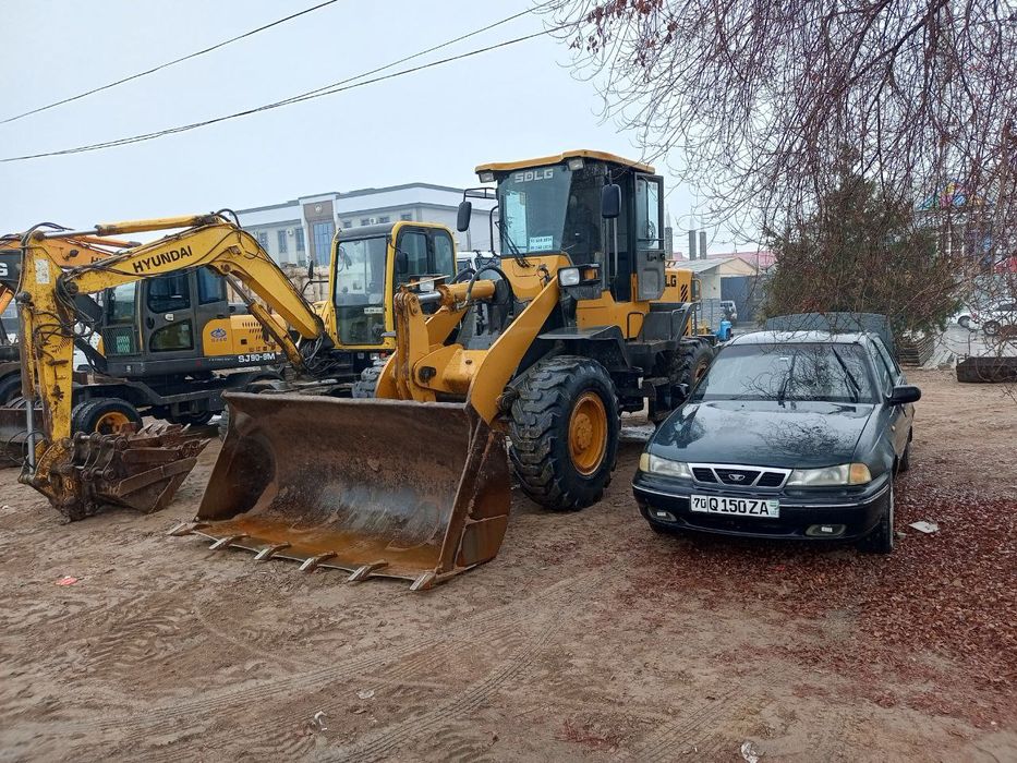 Фронтальный погрузчик сотилади