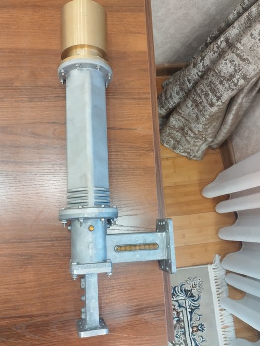 усилитель сигнала для спутниковых антенн полялизатор ANDREW