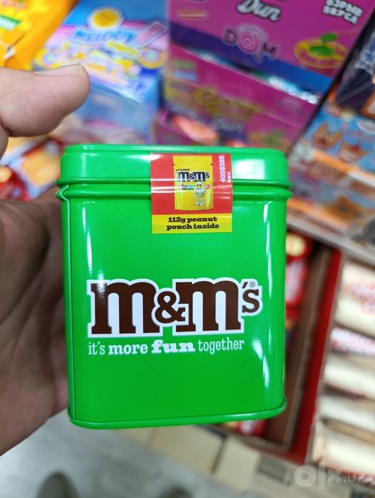 M&MS жестяная банка.