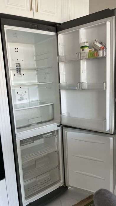 Продам холодильник LG