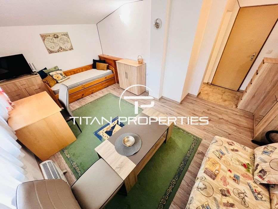 Дава се под наем Едностаен апартамент в Бургас, Център - 35 кв.м за 255 € - Снимка #1