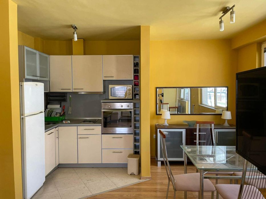 Дава се под наем Двустаен апартамент в София, Хладилника - 75 кв.м за 697.17 € - Снимка #2