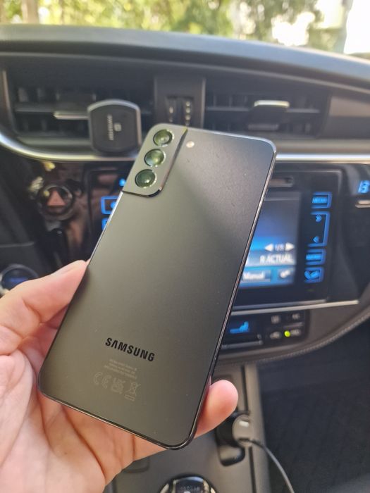 Vand SAMSUNG GALAXY S22 PLUS 128GB negru impecabil ,