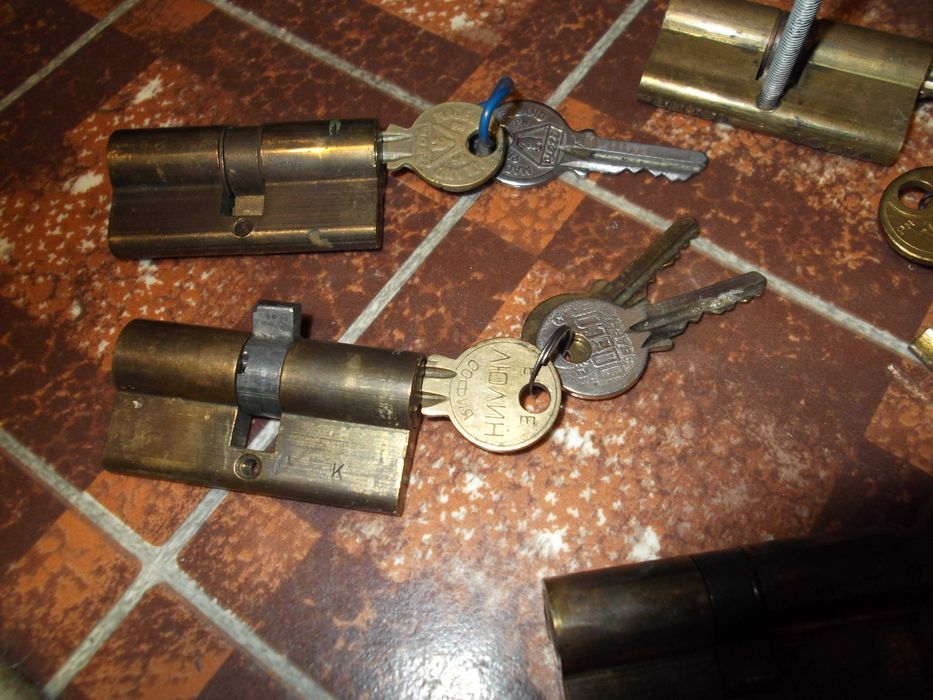 Секретен патрон Metal