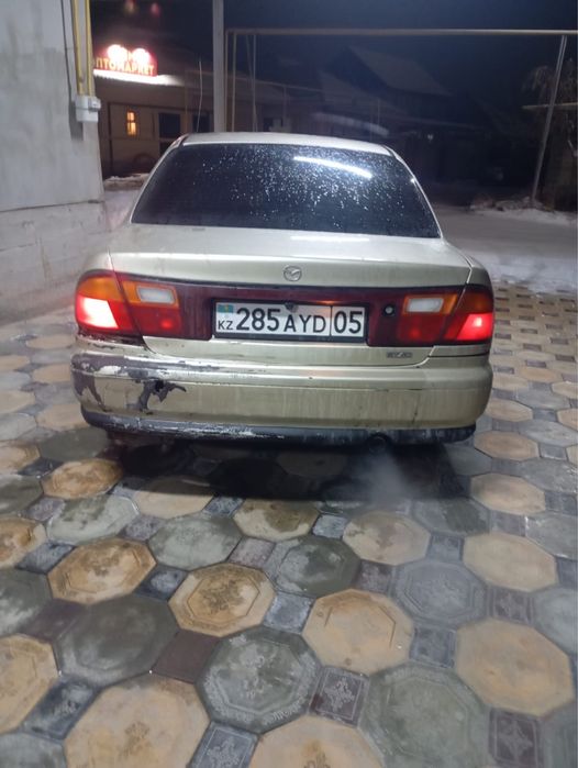 Mazda 323.