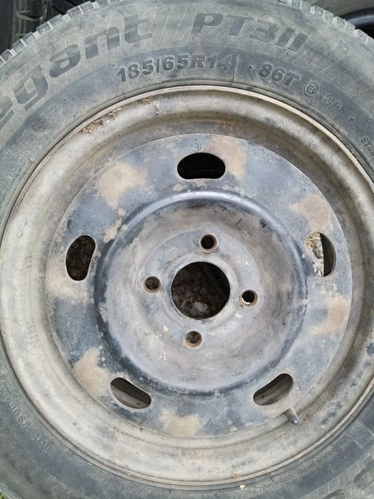 Debica 185 65 14 с джанти 4x100