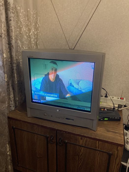 Продам телевизор LG Flatron