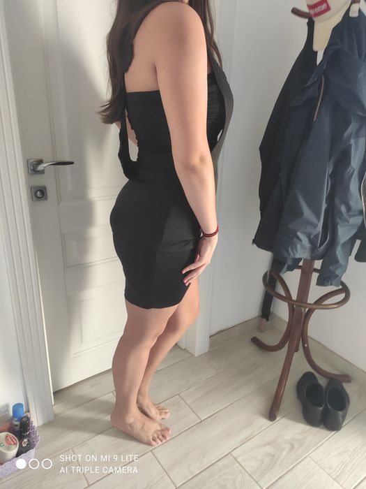 Rochie neagra mulată