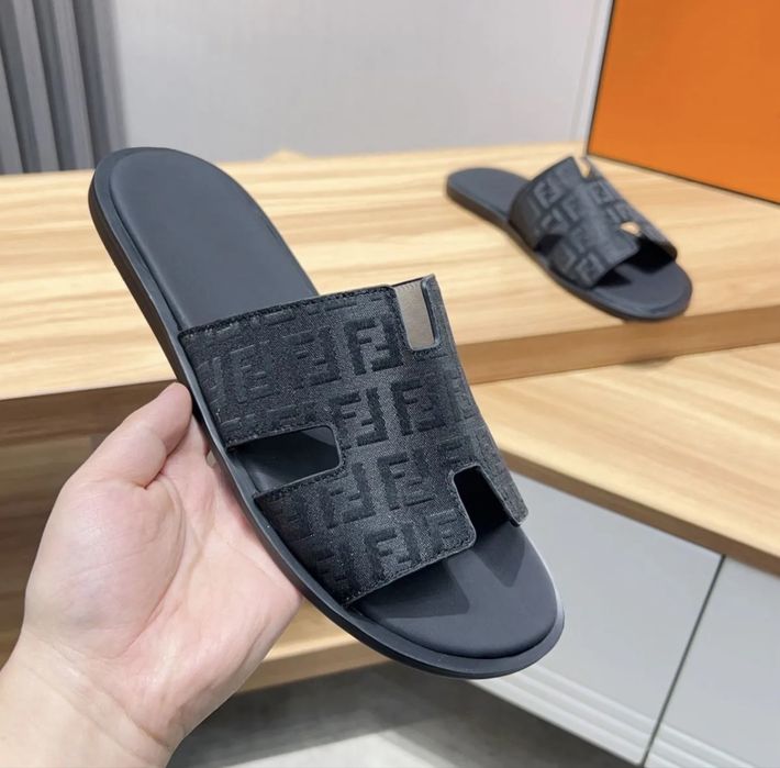 Fendi tapochka sotiladi