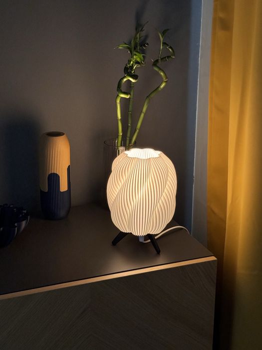 Veioza/lampa printata 3D - design modern, personalizabil