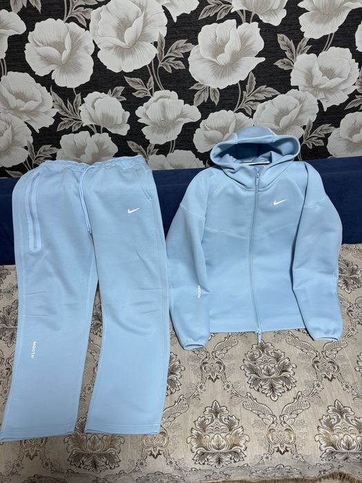 Nike Tech Fleece Голубого цвета