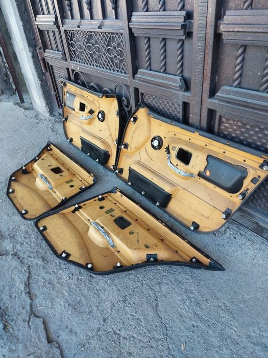 Обшивки на  BMW e36 дверные карты е36 BMW