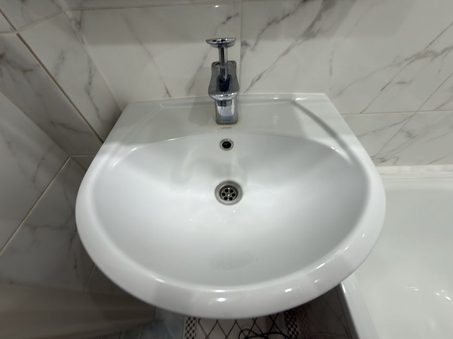 Продам тумбу вместе с раковиной