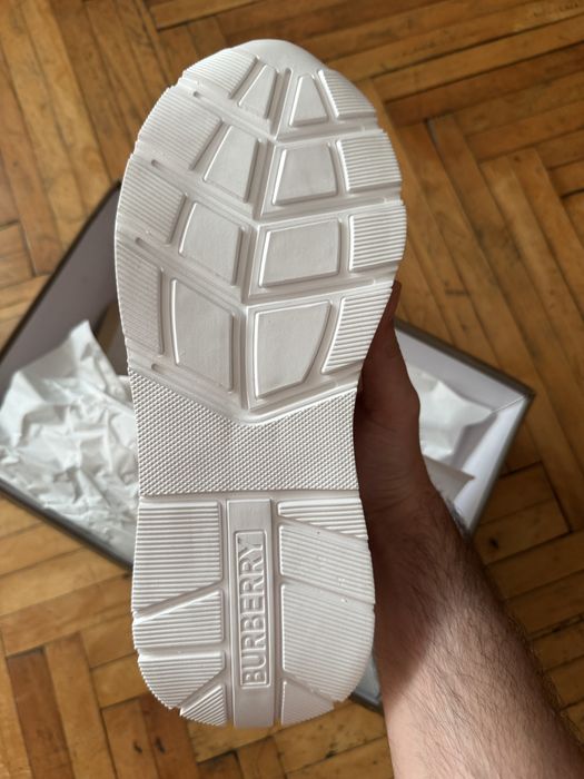 Adidasi Burberry