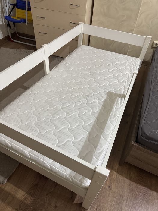 Детская кровать белая