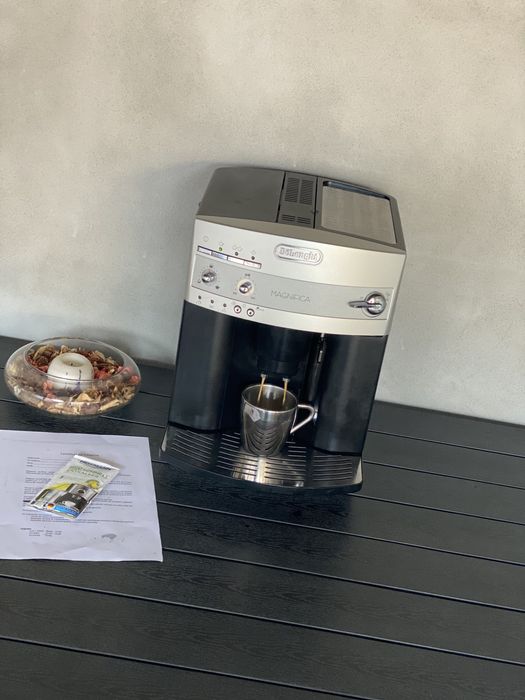 Expresor/Espressor Aparat cafea Delonghi Magnifica (garantie)