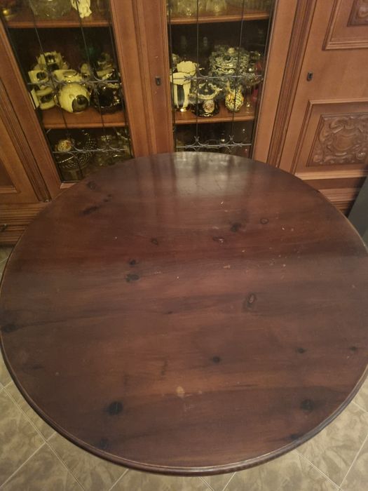 Масивна трапезна маса