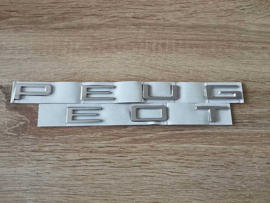 сребрист надпис Peugeot нов стил голям размер