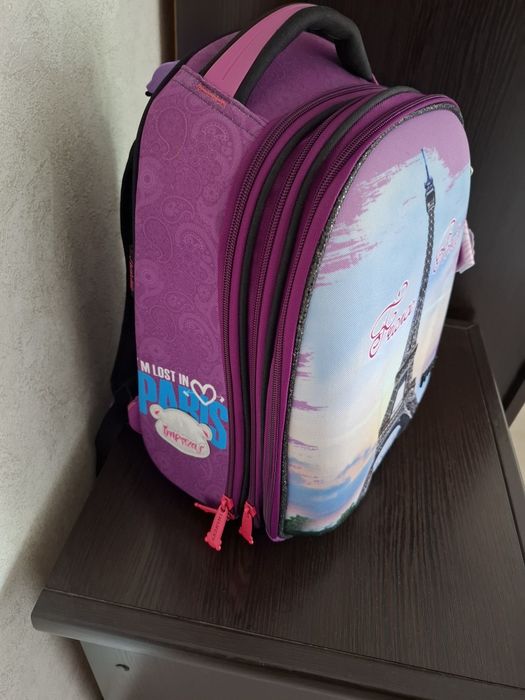 Школьный рюкзак (портфель]