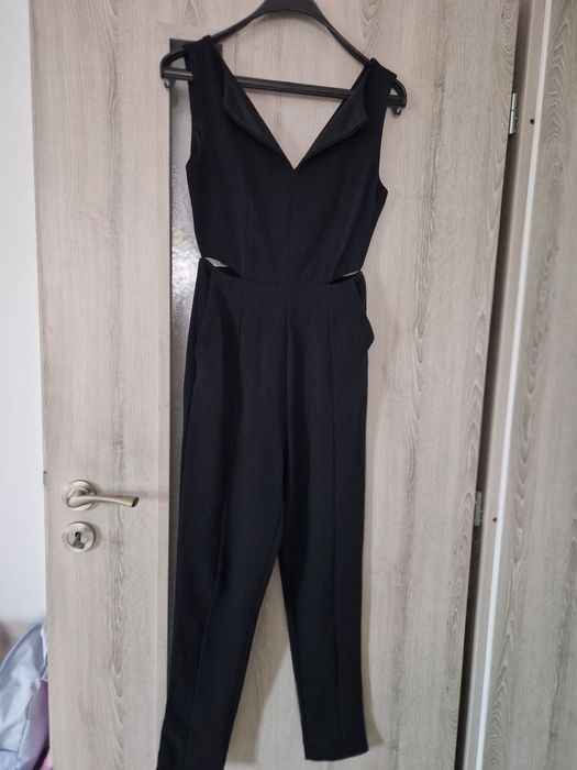 Черен гащеризон с отвори