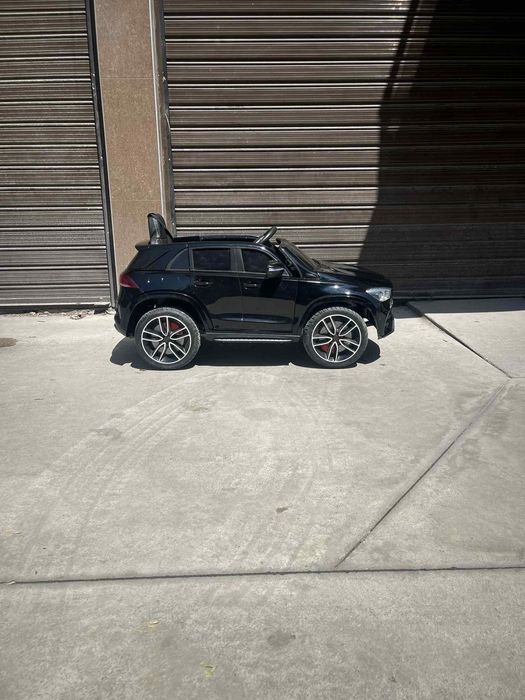 Детска Електрическа кола Mercedes GLE 450