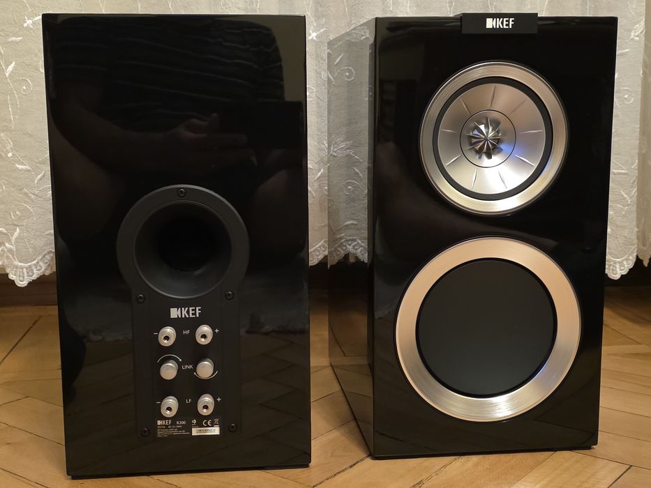 Boxe raft KEF R300