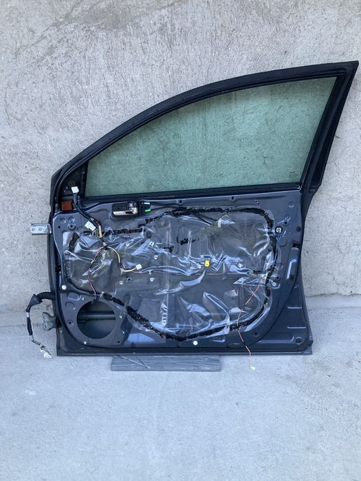 Предна дясна врата за тойота авенсис т25/toyota avensis t25 03-08г