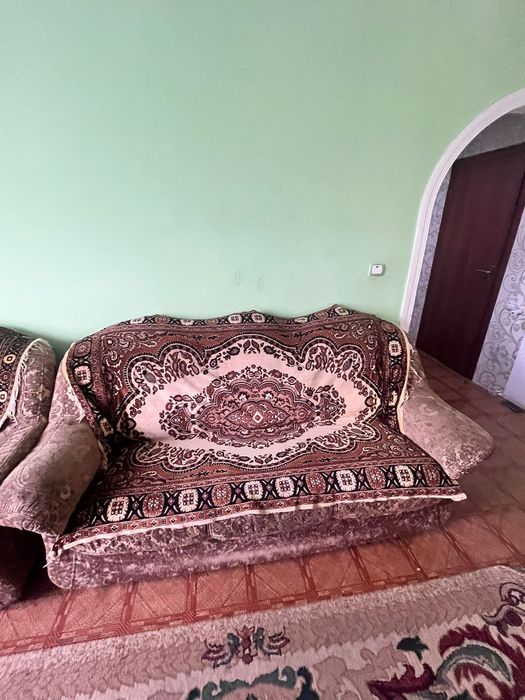 Диван в комплекте