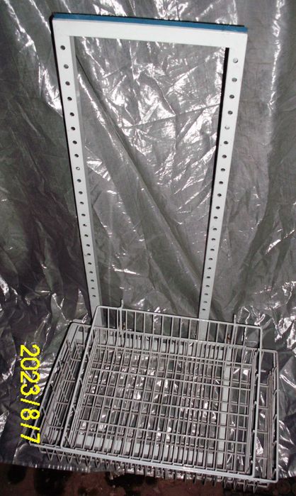 Торговый лоток металлический.