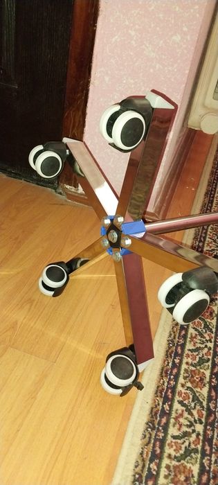 Продаётся новый медицинский штатив