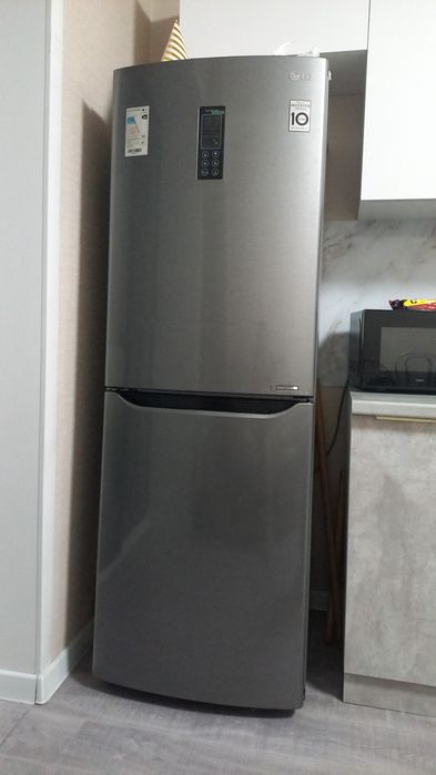 Холодильник LG сатылады