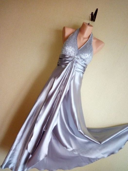 Продам платье срочно