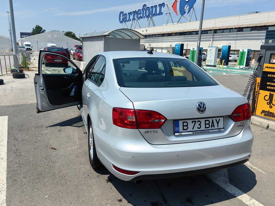 Autoturism vw jetta 1.6 tdi 105cp 2013