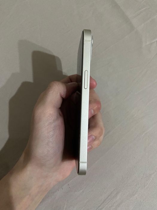 iPhone 13 в идеальном состоянии