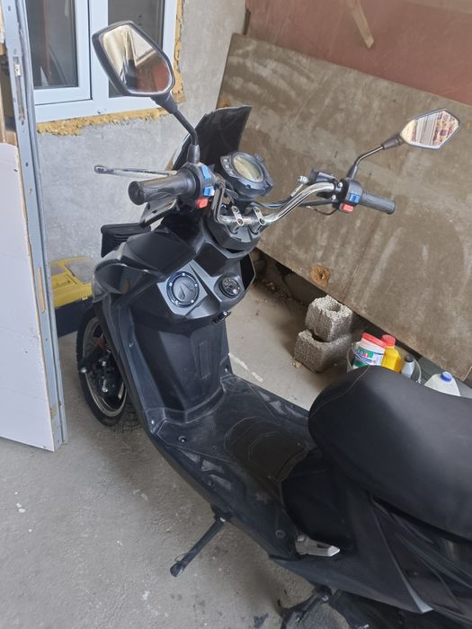 Продается скутер 150 куб