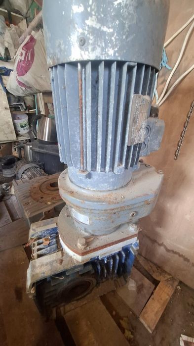 Продам электродвигатель